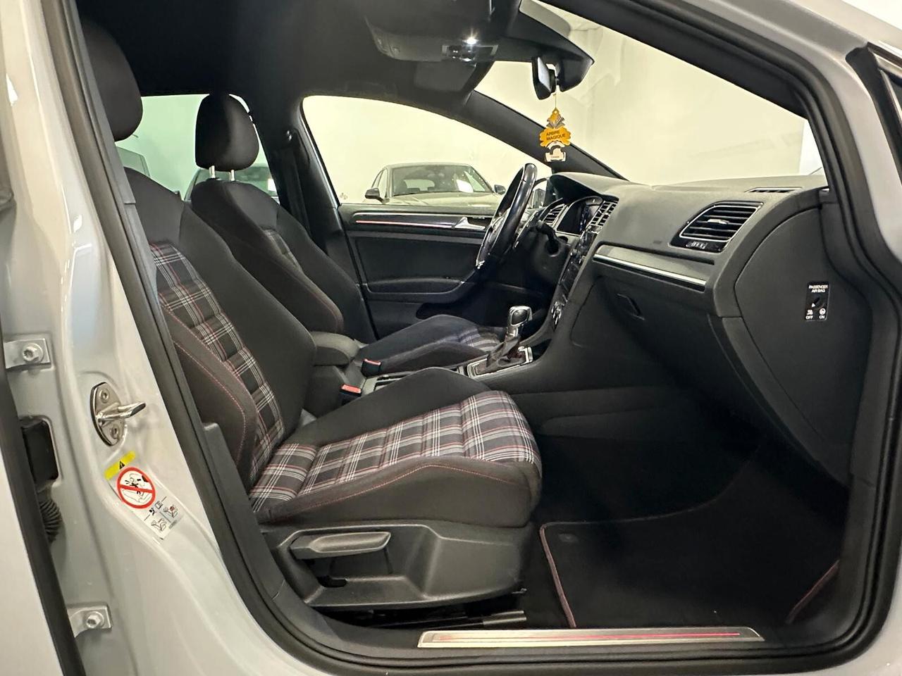 Volkswagen Golf GTI Performance 2.0 245 CV TSI 5p. BMT