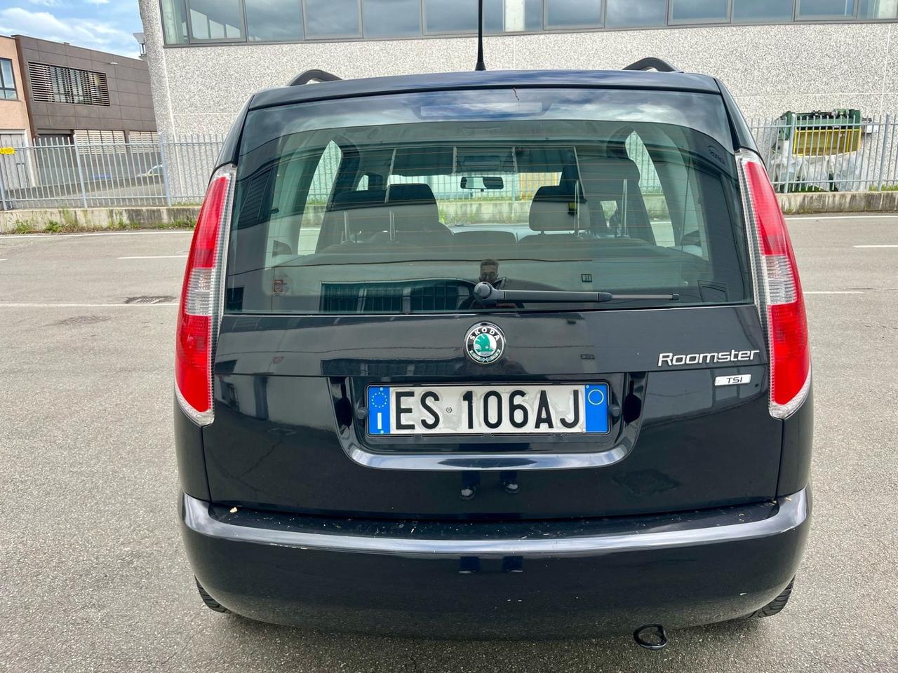 Skoda Roomster 1.2benz 2013 155.000km perfetta per neopatentati