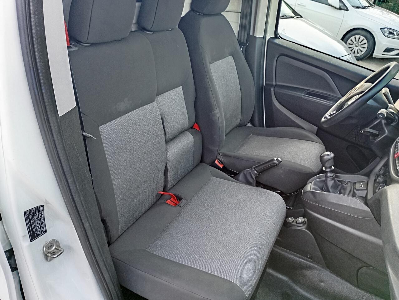 Fiat Doblo Cargo Maxi 1.6 Mjet 105CV Bus. 3 Posti