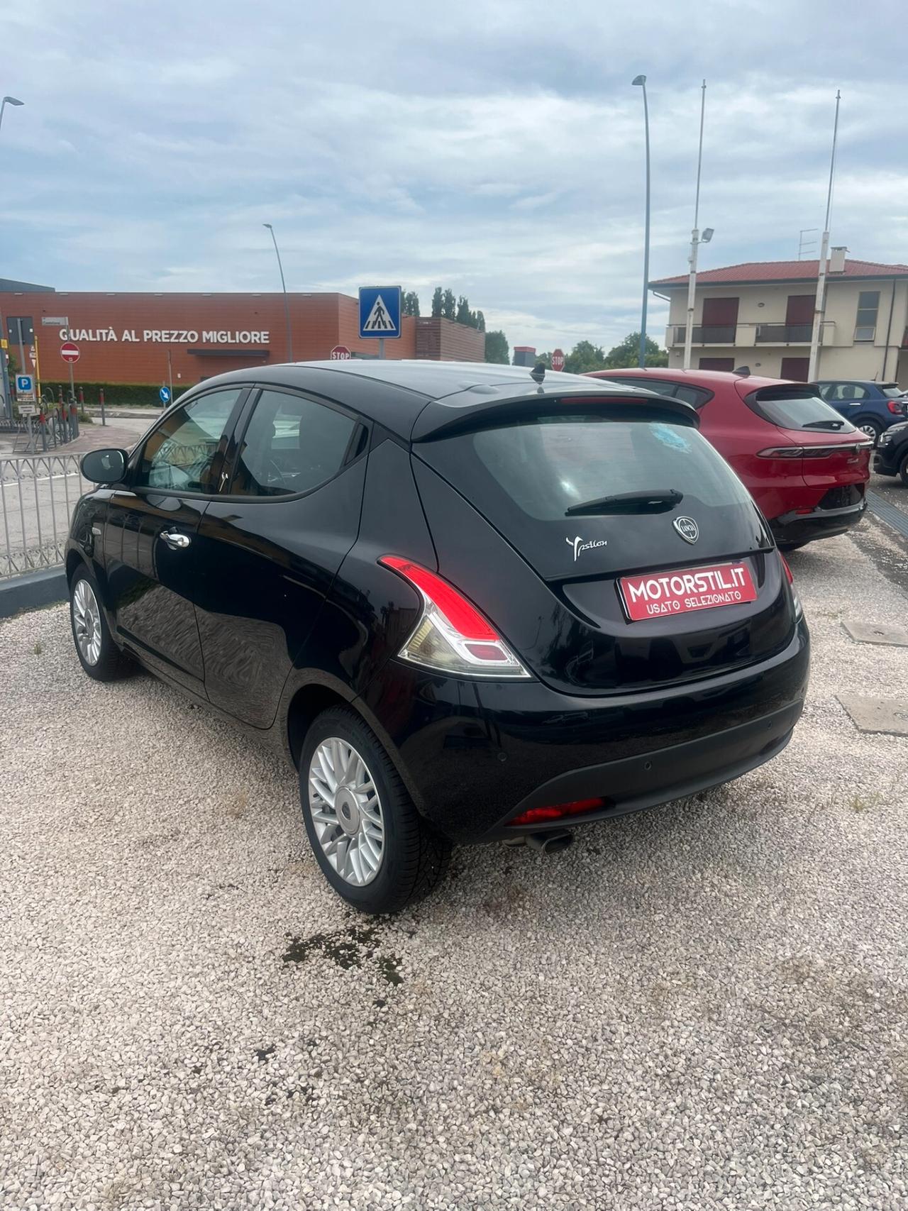 Lancia Ypsilon 1.2 69 CV 5 porte Gold