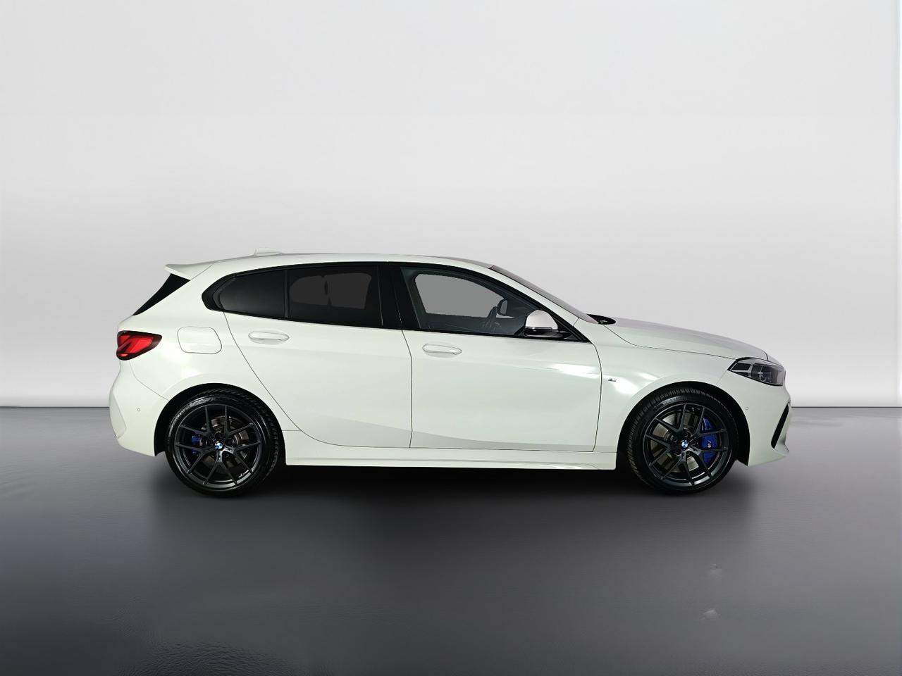 BMW Serie 1 F40 - 118d Msport auto