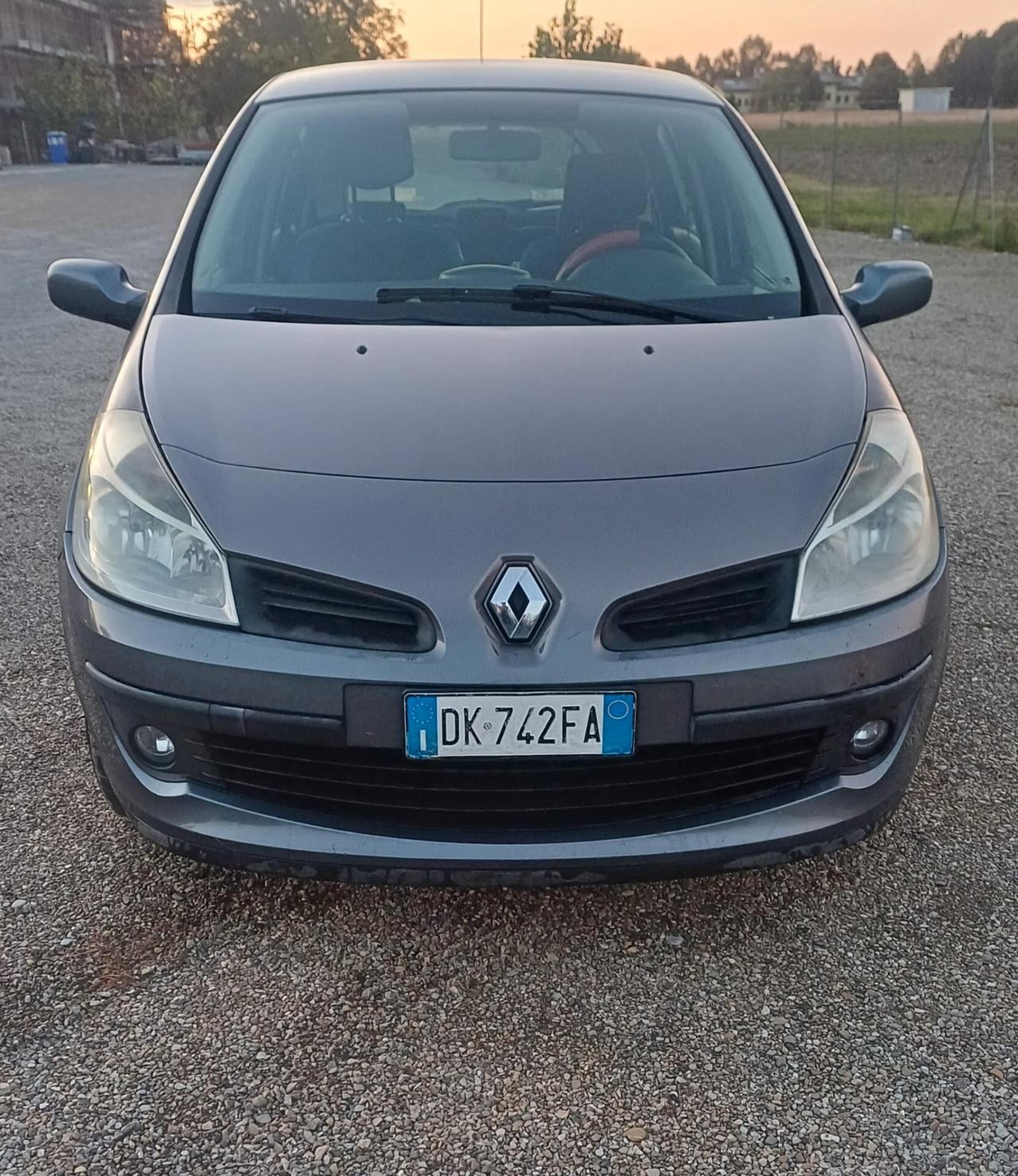 Renault Clio 1.2 16V 5 porte Le Iene