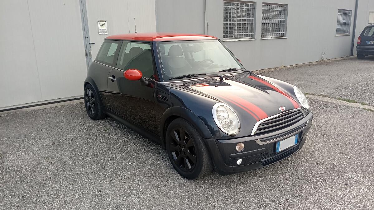 Mini Cooper 1.4 d -