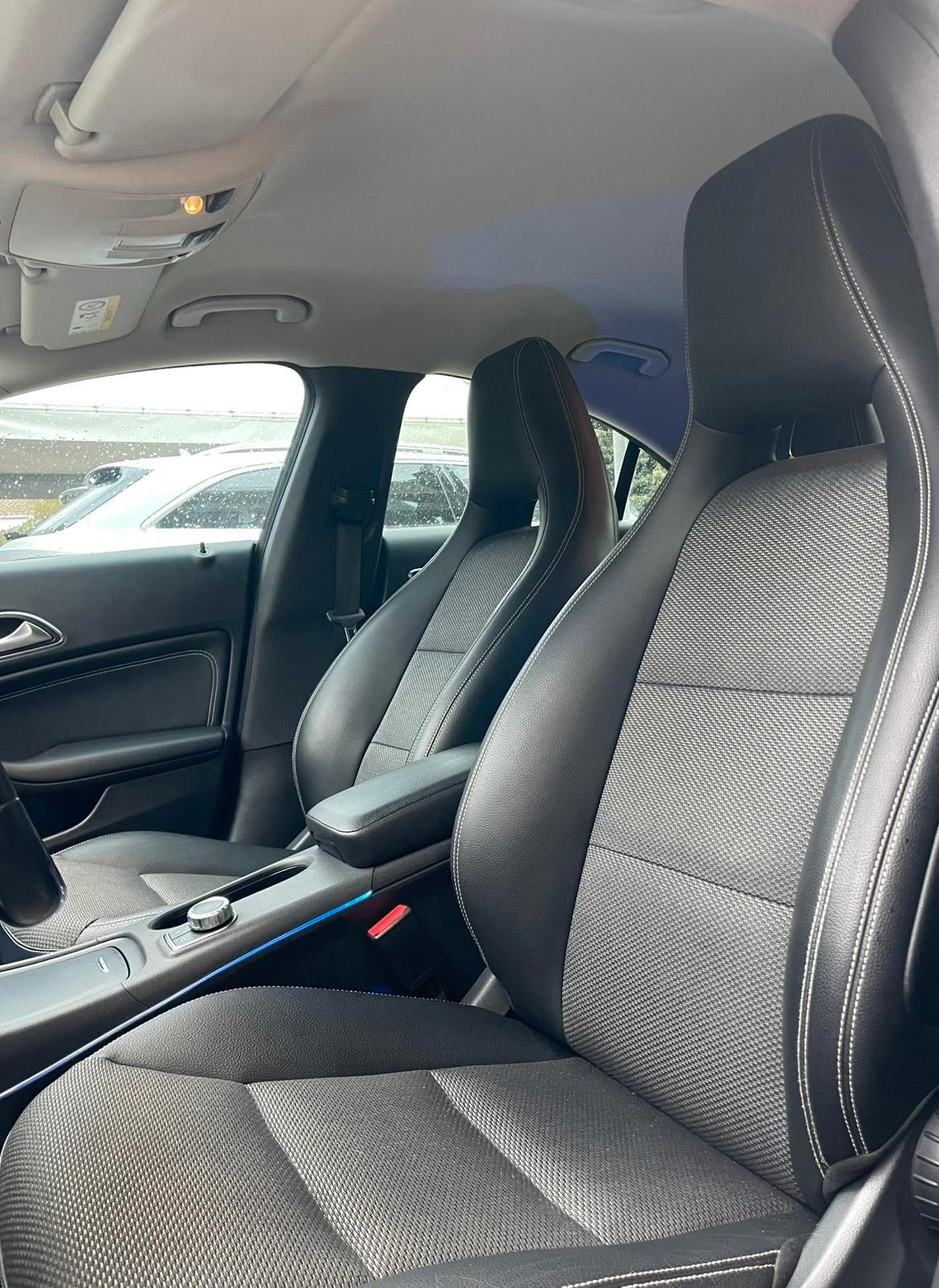 Mercedes-benz CLA200 AMG Premium