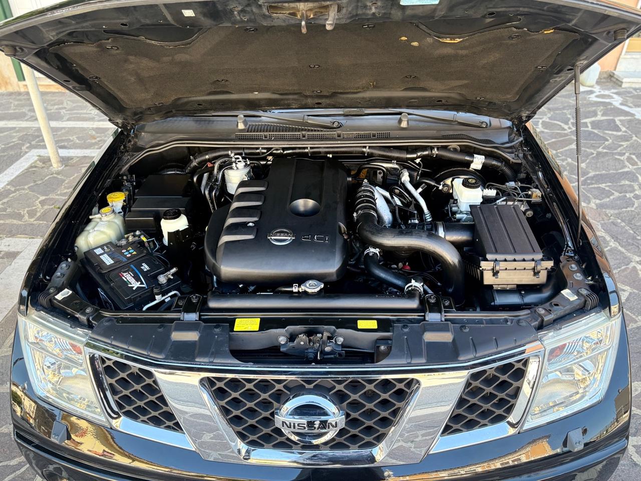 Nissan Navara 2.5 dCi Double Cab PICK UP HARD TOP