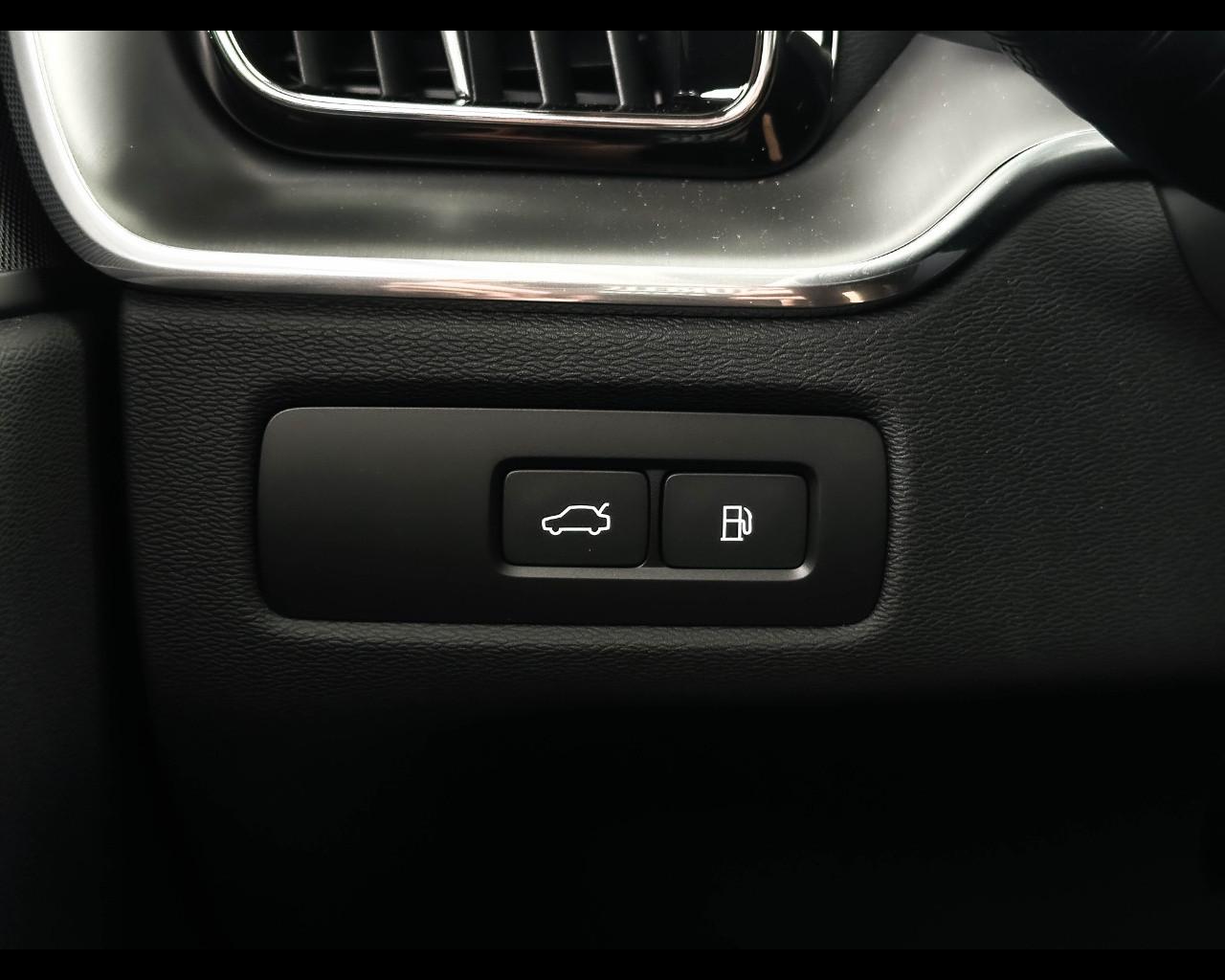 VOLVO XC60 (2017-->) - XC60 T6 Plug-in hybrid AWD automatico Plus Bright