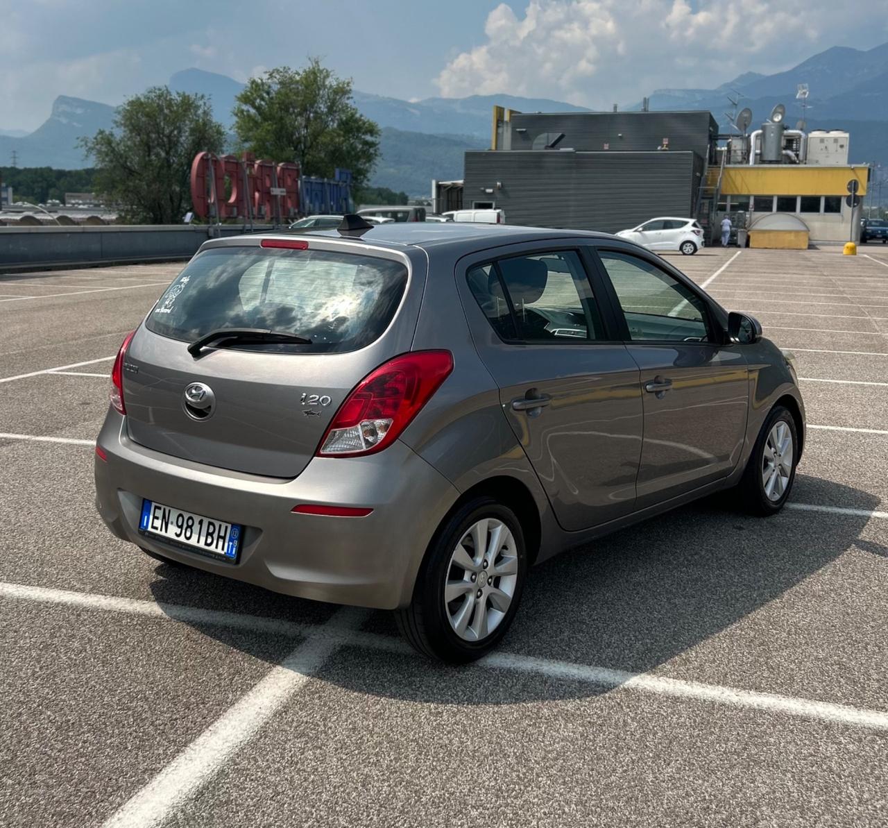 Hyundai i20 1.2 5p. Sound Edition Neopatentati