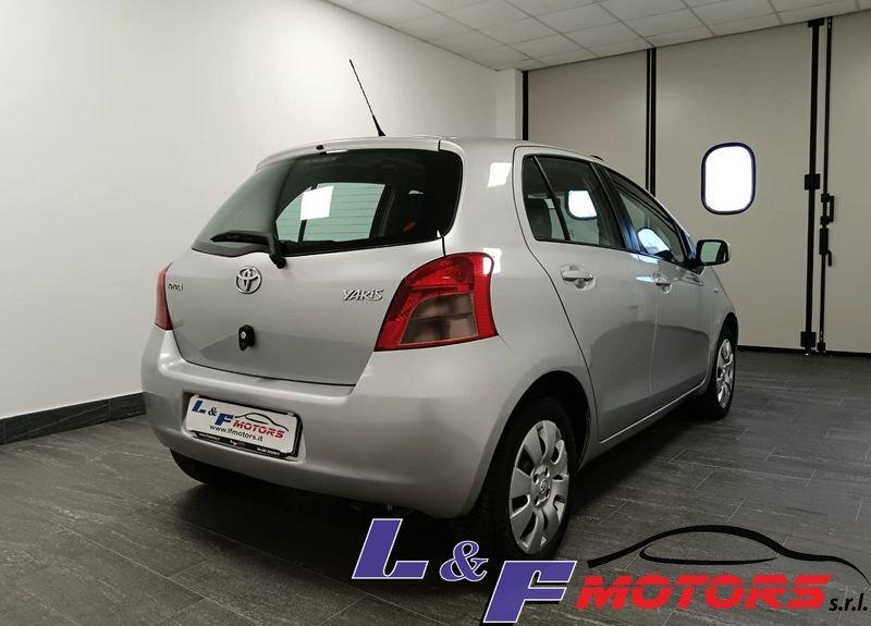 Toyota Yaris Yaris 5p 1.0 SOL