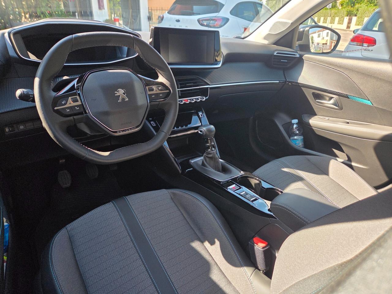 Peugeot 208 Allure 100cv - 2023