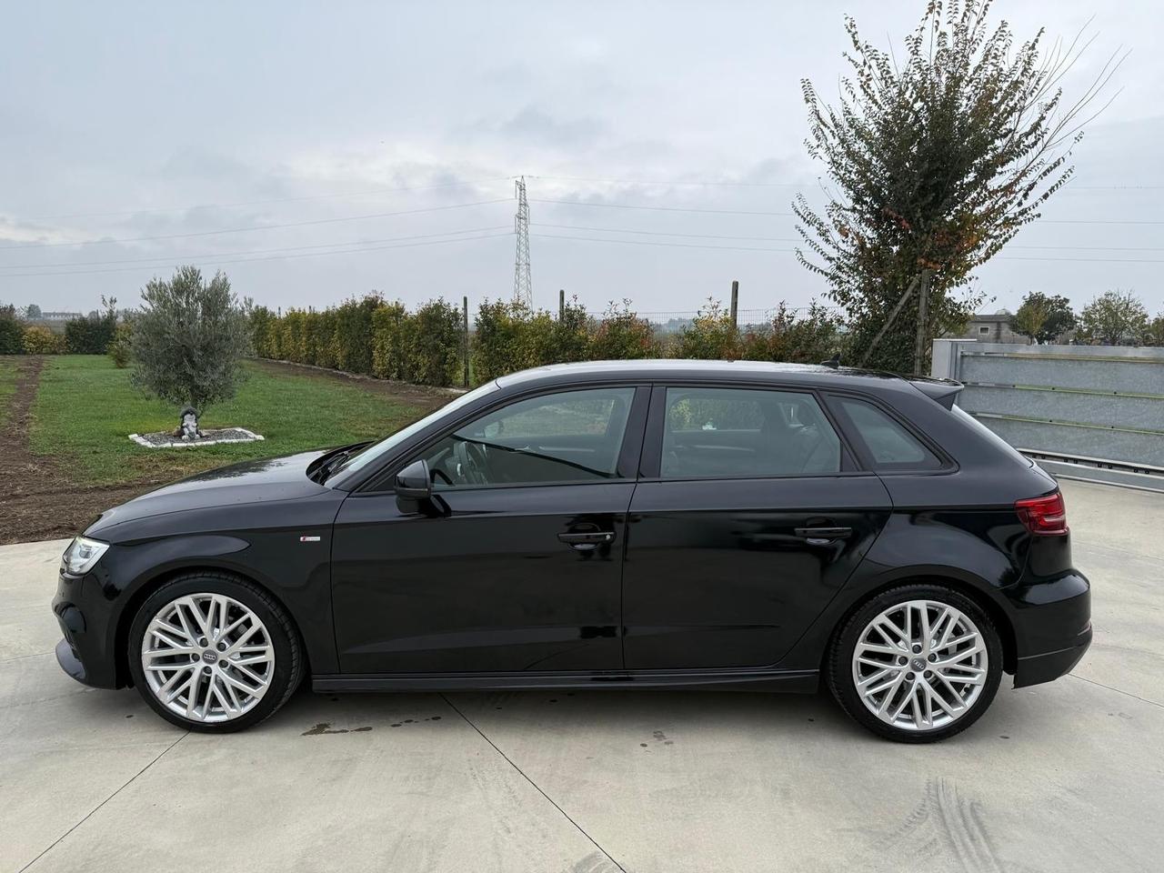 Audi A3 SPB 1.6 TDI S-Line interno esterno