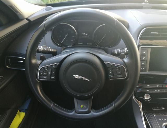 JAGUAR XE 2.0 D Turbo 180 CV AWD aut. R-Sport