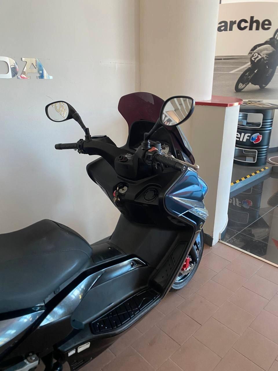 Kymco Xciting 300i r