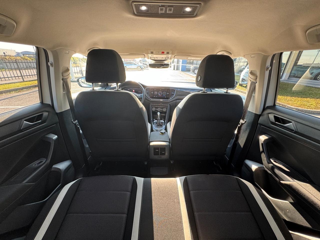 Volkswagen T-Roc 2.0TDI 150CV DSG 4x4 Adv. BlueM. Tech.