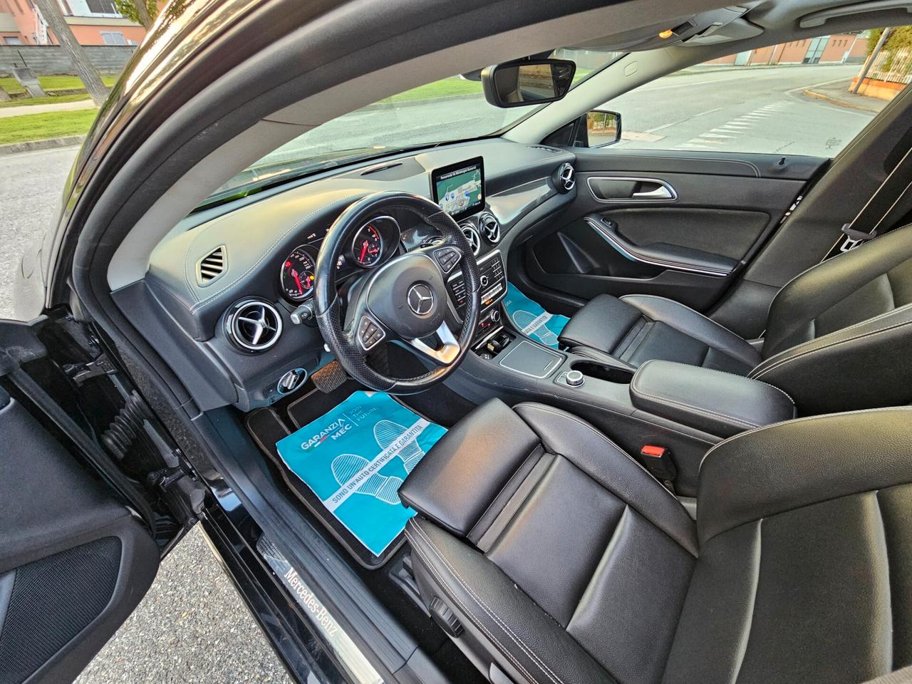 Mercedes-benz CLA 220 4MATIC PAK AMG TETTO