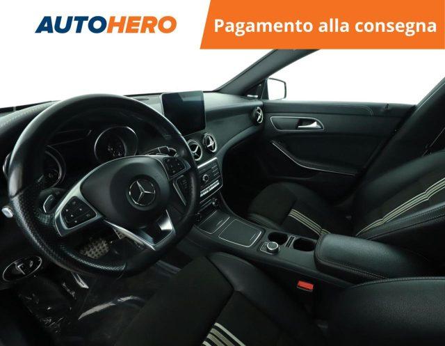 MERCEDES-BENZ CLA 180 Premium