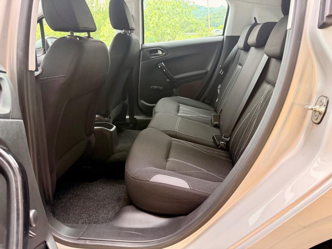 Peugeot 208 1.4 HDi 50kw OK NEOPATENTATI
