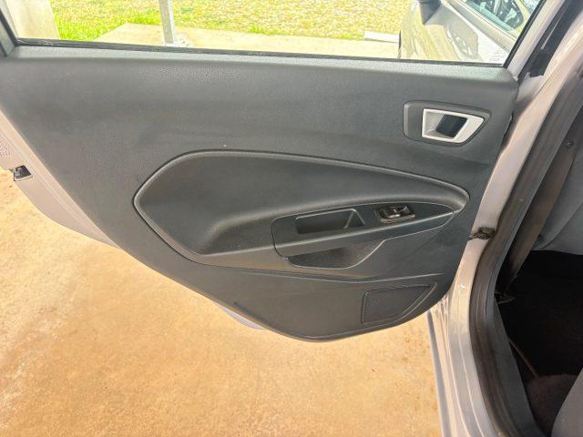 FORD Fiesta 1.4 TDCi 70CV 5 porte Titanium OK NEOPATENTATI