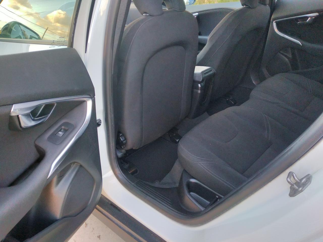 Volvo V40 Cross Country 2.0D 120CV Momentum