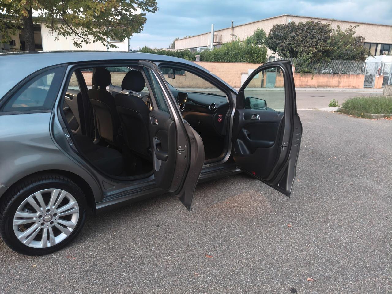 Mercedes B 180 CDI 14 SOLO 132.000 KM