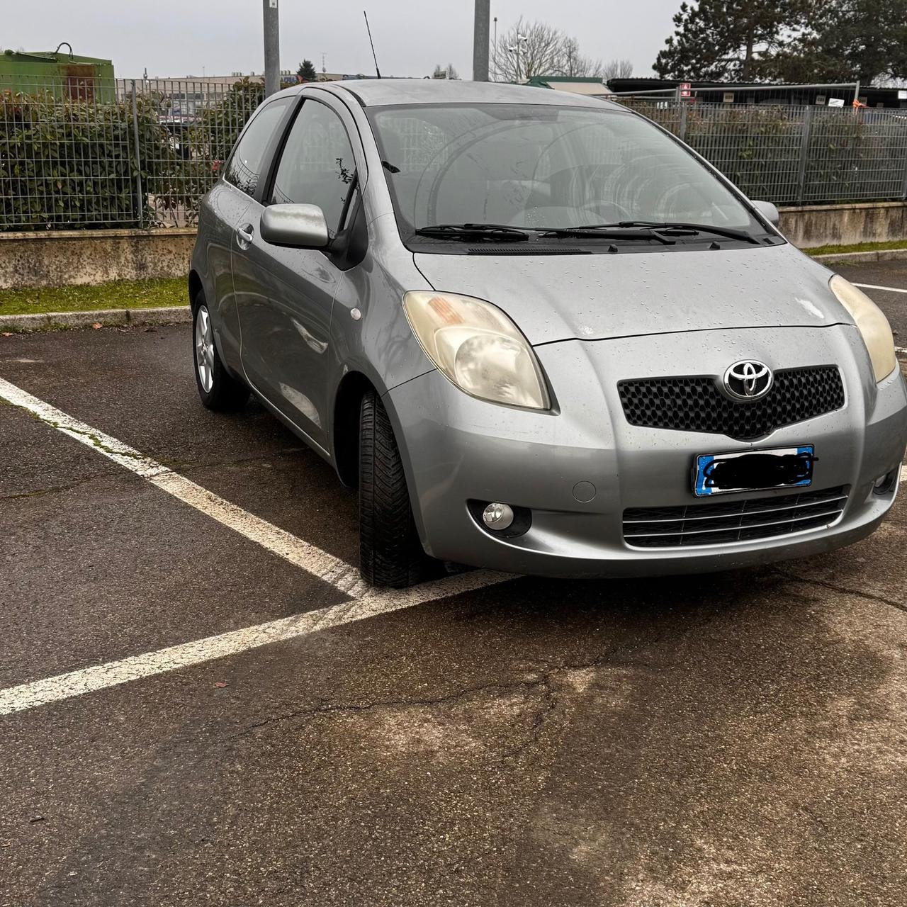 Toyota Yaris 1.0 3 porte Sol