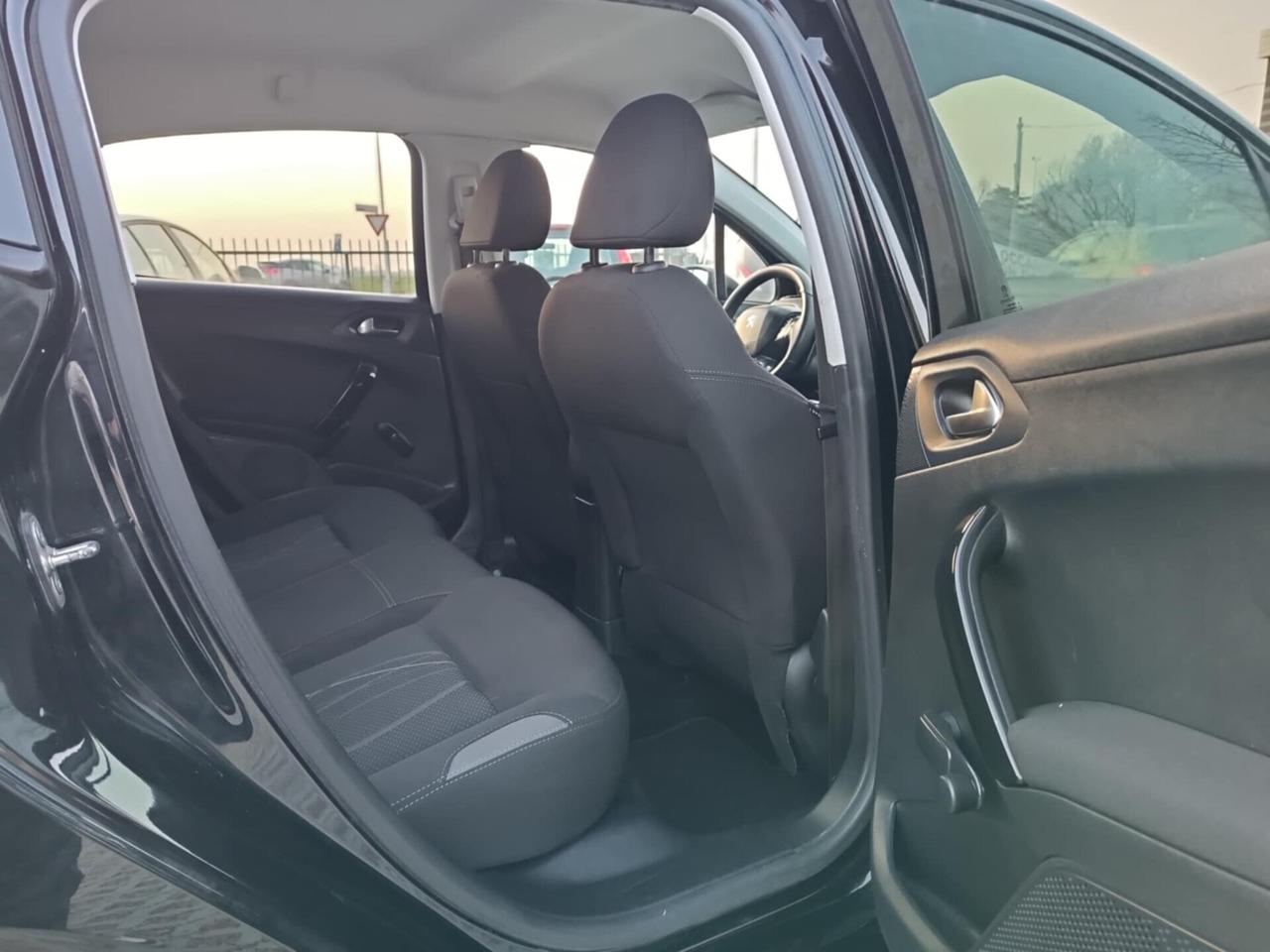 Peugeot 208 1.4 HDi 68 CV 5 porte Active