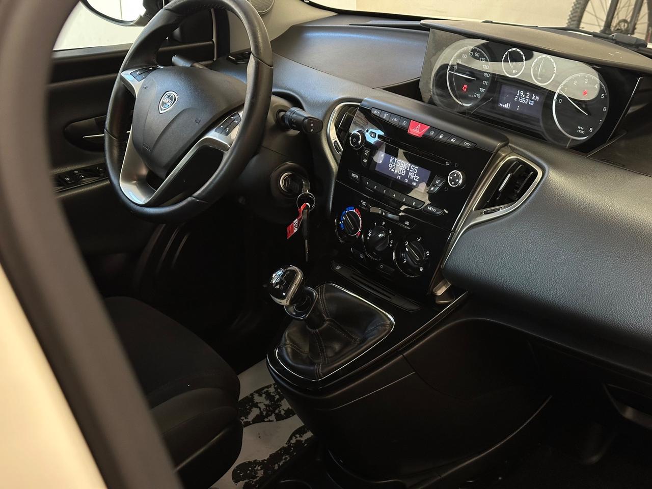 Lancia Ypsilon 1.2 69 CV 5 porte GPL Ecochic Platinum