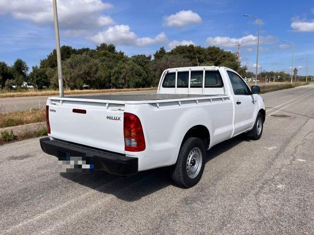 TOYOTA Hilux 2.5 D-4D 4X2 Pick-up 2 POSTI
