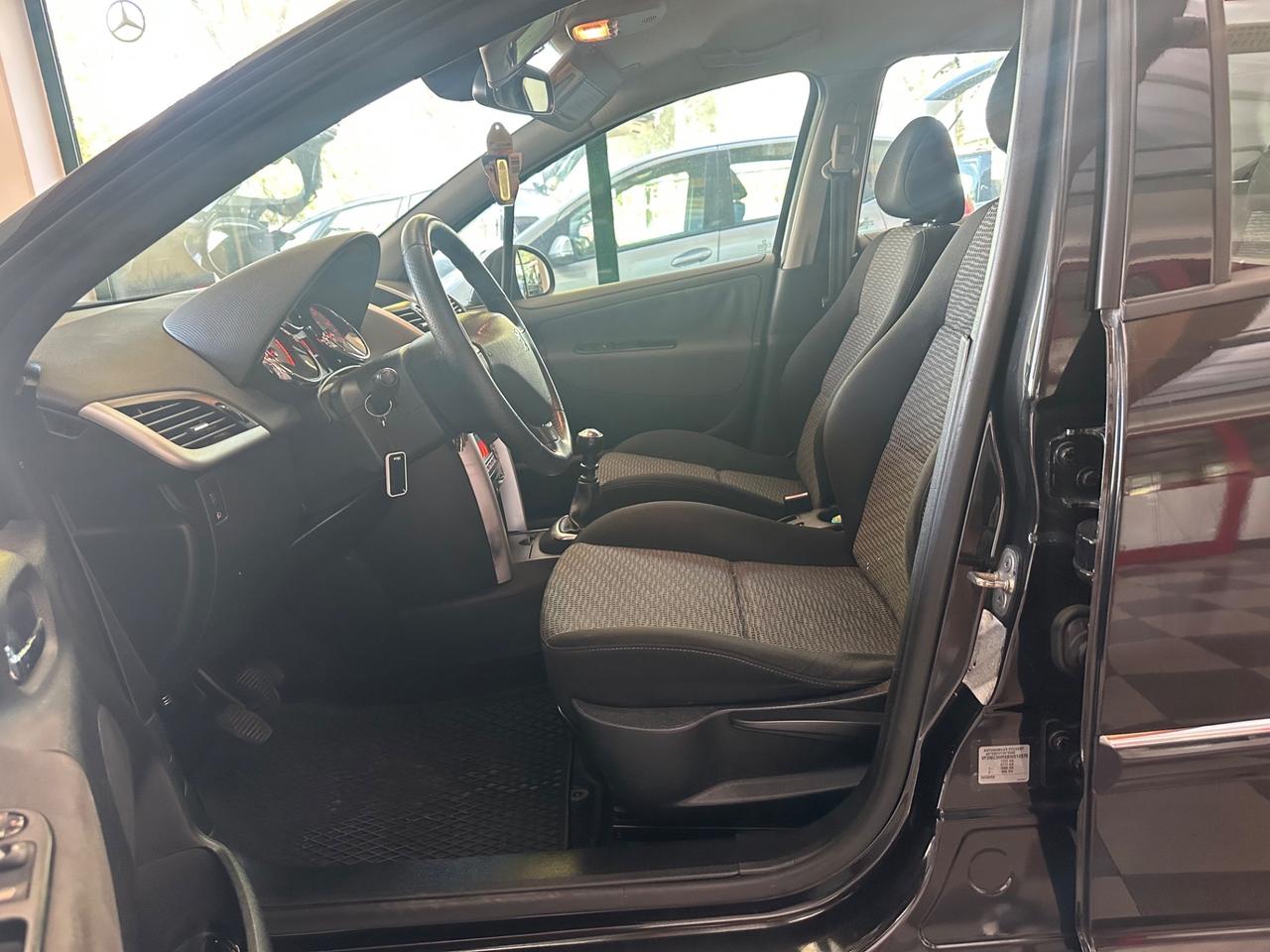 Peugeot 207 1.6 8V HDi 112CV 5p. Allure