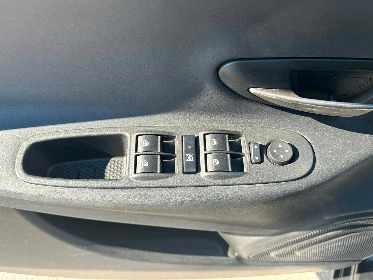 Lancia Ypsilon 1.0 FireFly 5 porte S&S Hybrid Ecochic Gold