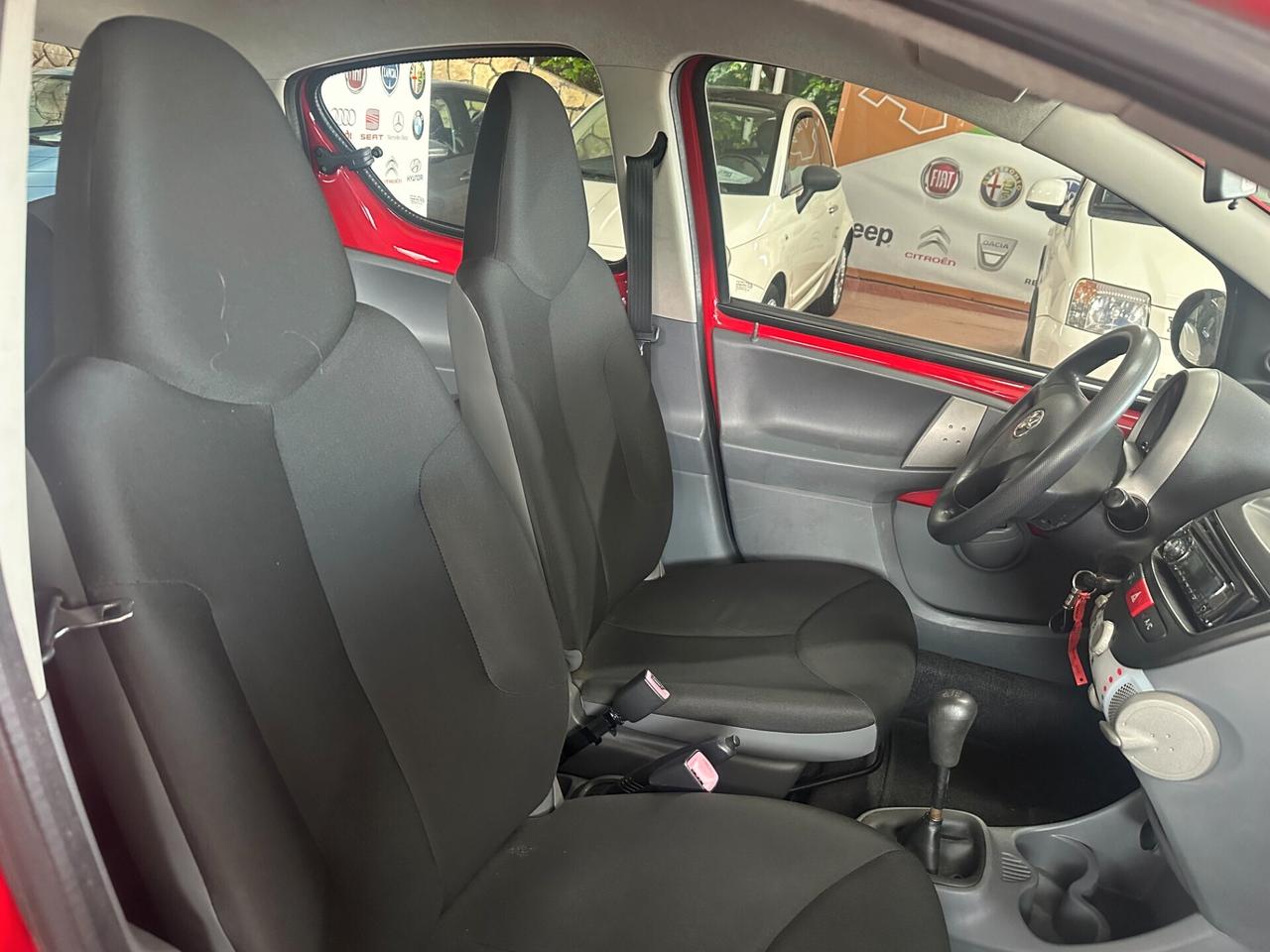 Toyota Aygo 1.0 12V VVT-i 5 porte Sol