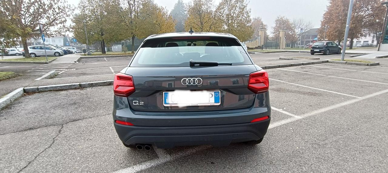 Audi Q2 35 TFSI S tronic Identity Black