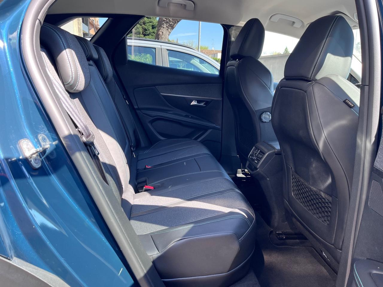 Peugeot 3008 Hybrid 225 e-EAT8 Allure