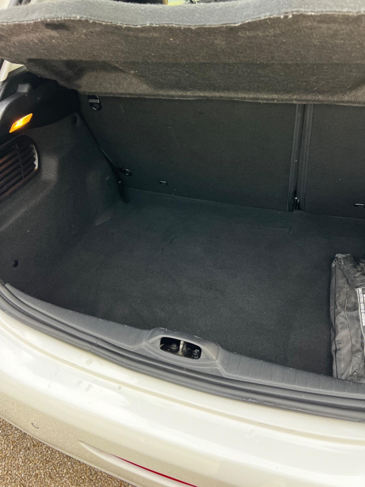 Peugeot 208 PureTech 82 5 porte Allure 5 porte 90000 km ufficiali