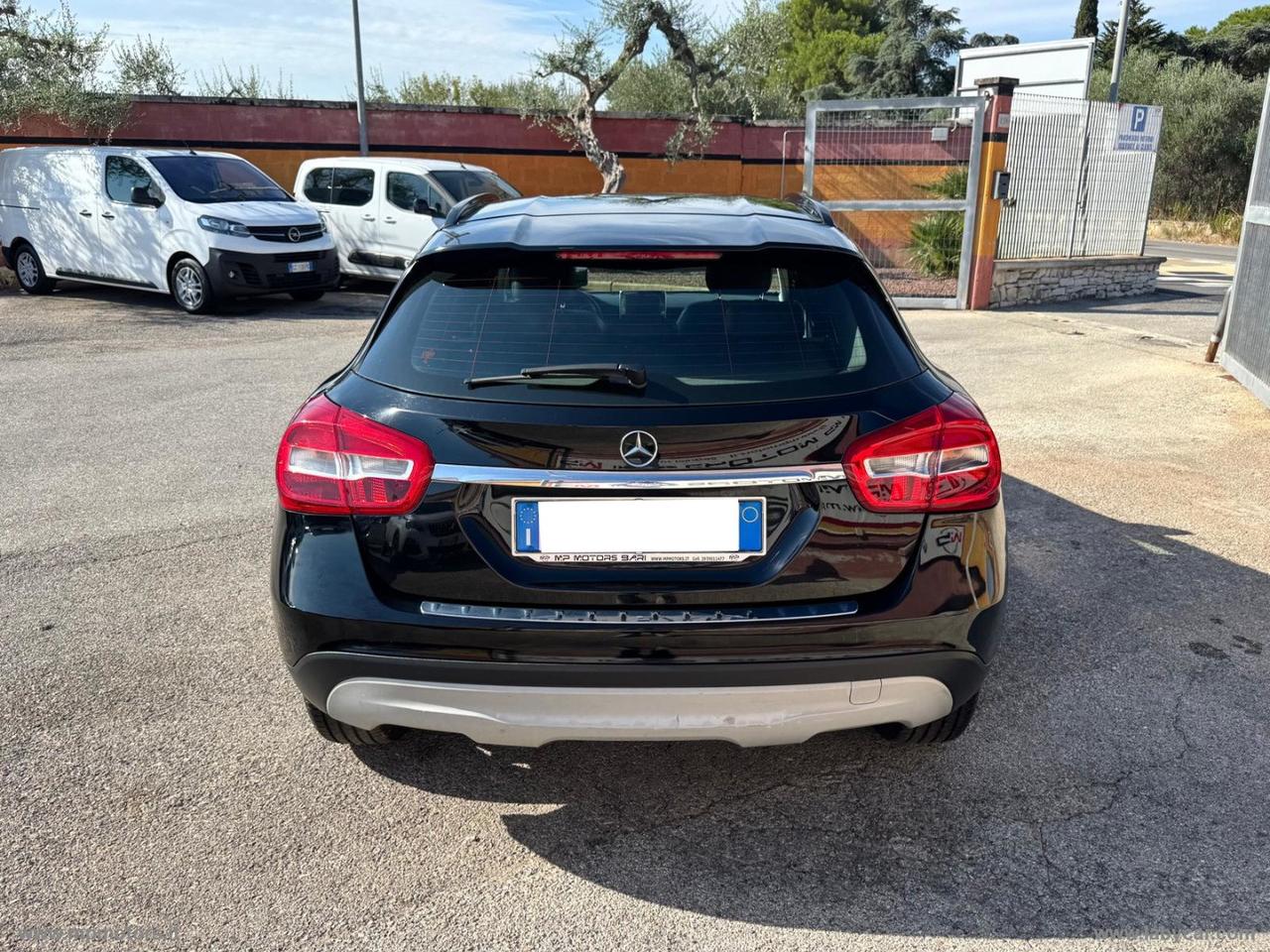 MERCEDES-BENZ GLA 180D AUTOMATIC SPORT 1.5 109CV