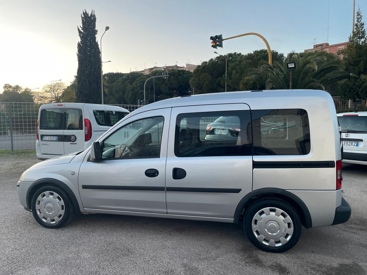 Opel Combo autovettura 5 posti 1.3 multijet