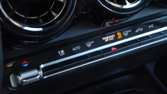 MERCEDES-BENZ GLB 200 d Automatic Sport