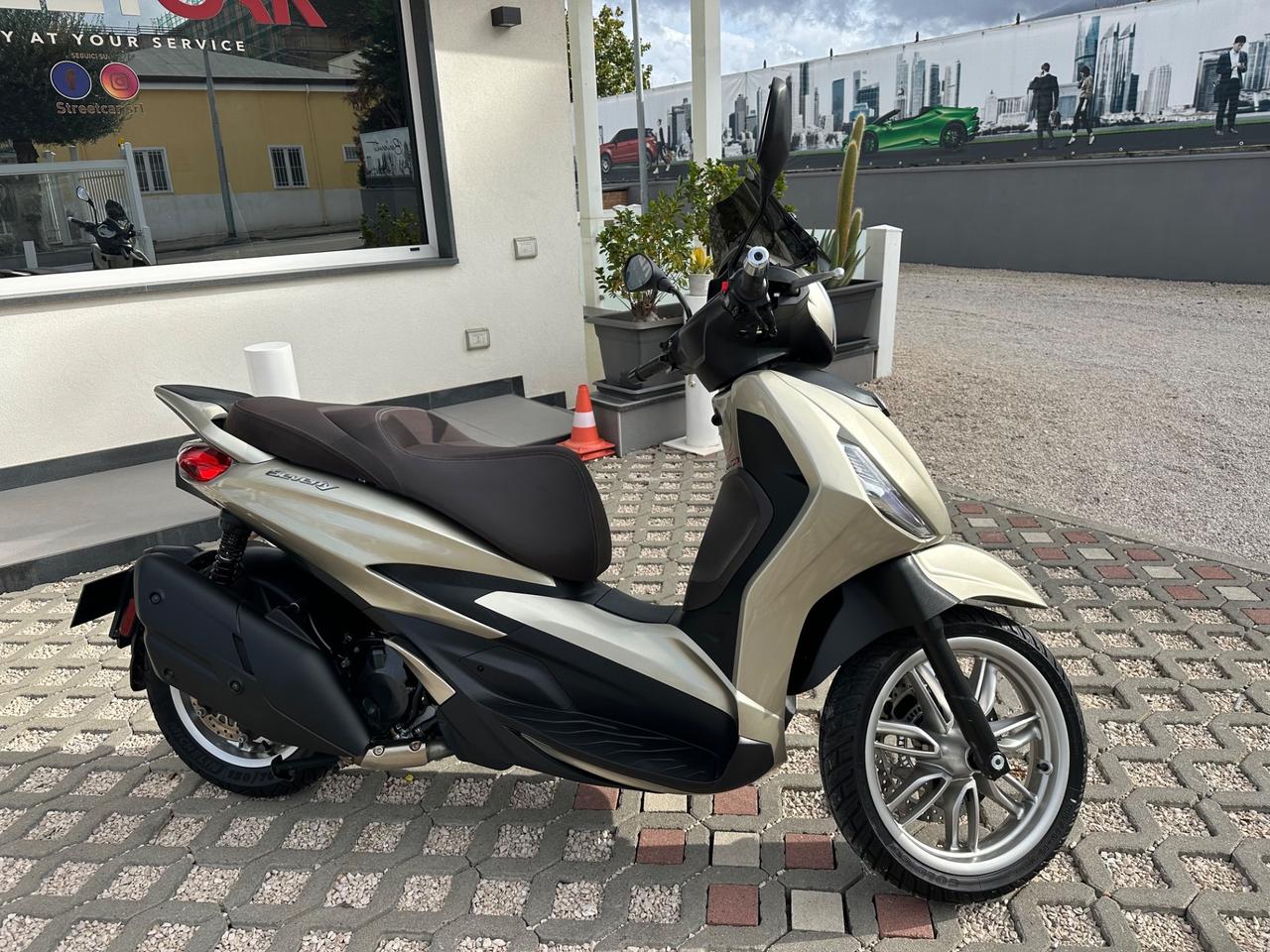 Piaggio Beverly 400