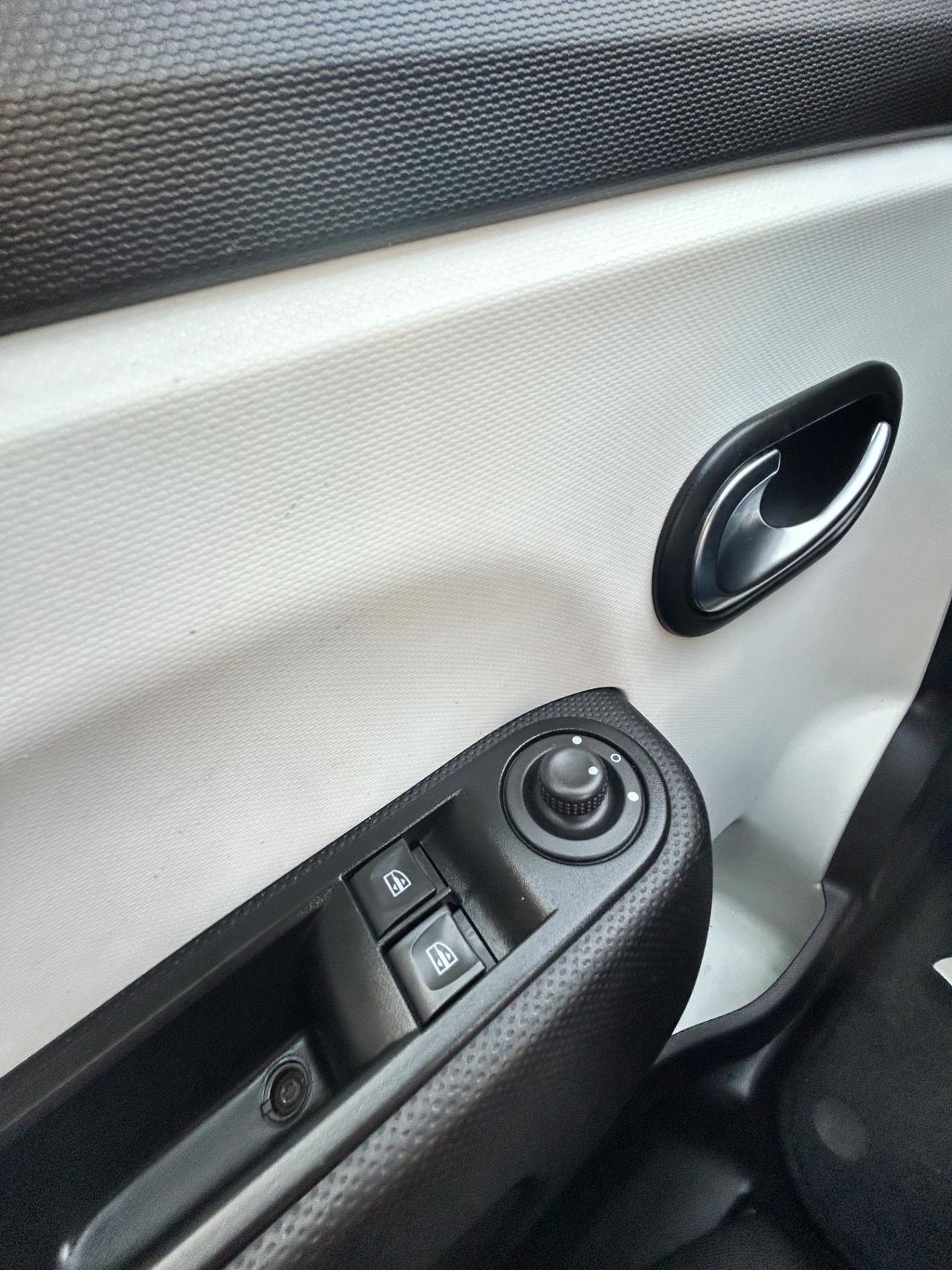 Renault Twingo SCe EDC La Parisienne