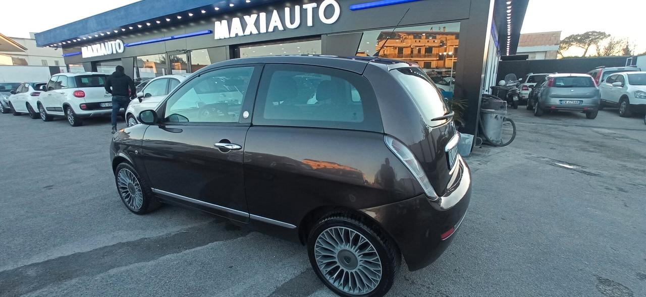 Lancia Ypsilon 1.4 Argento Ecochic GPL