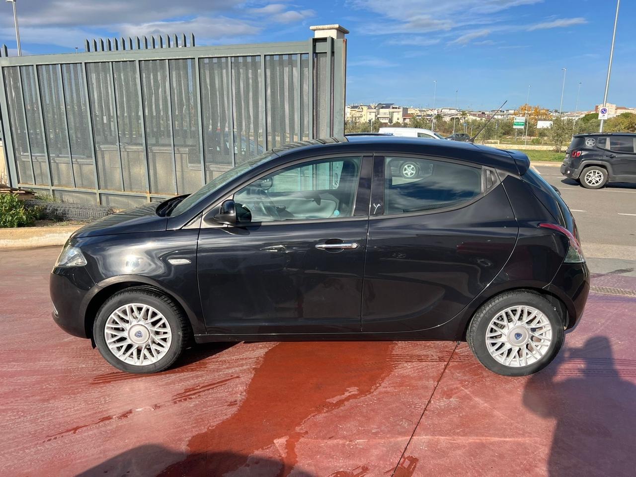 Lancia Ypsilon 1.2 69 CV 5 porte GPL Ecochic Platinum