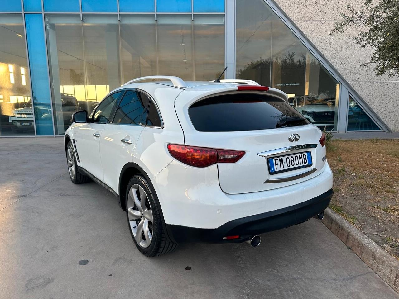 Infiniti QX70 3.0 diesel V6 AT S Premium