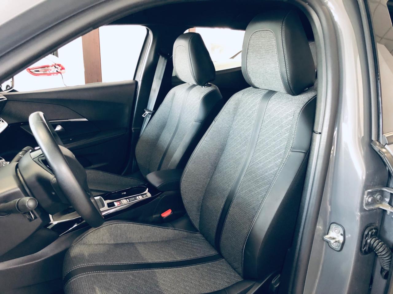 Peugeot 2008 1.2 benz 100 S&S Allure