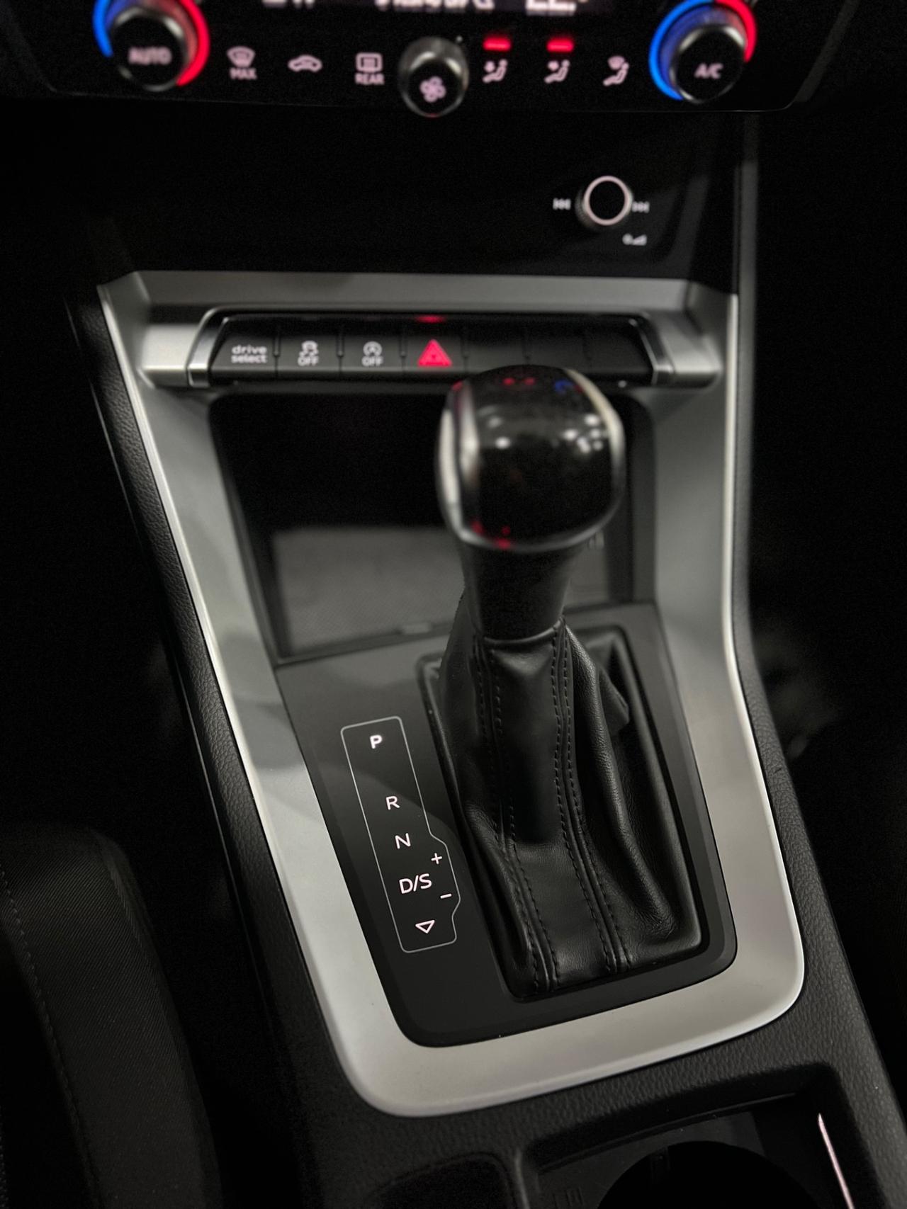 Audi Q3 SPB 35 2.0 TDI STronic Business Advanced