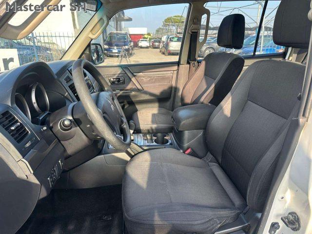 MITSUBISHI Pajero Pajero IV 2007 3.2 cr Instyle 5p auto - FE374VF