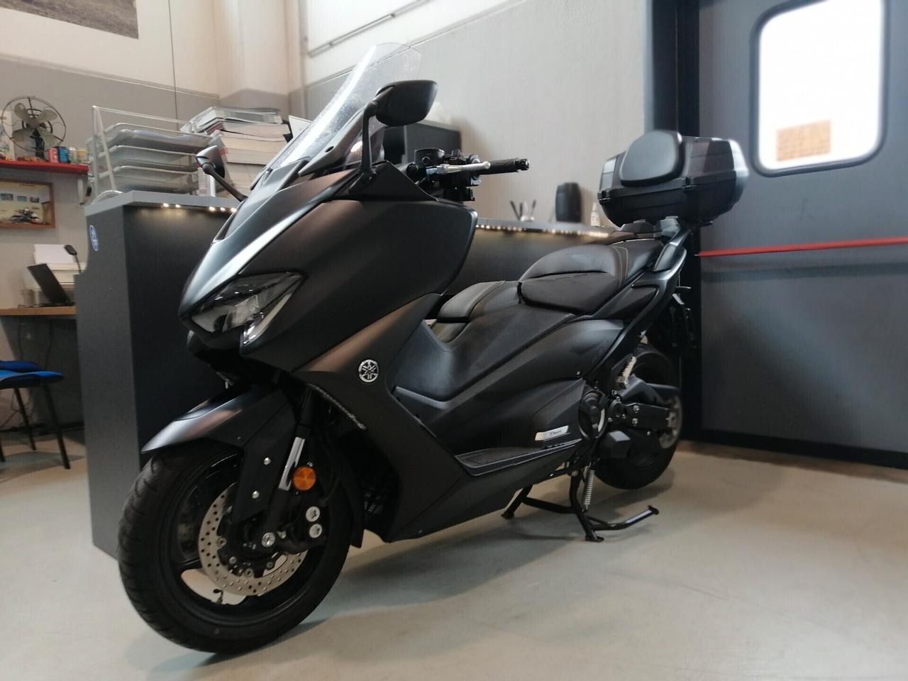 Yamaha TMAX 560