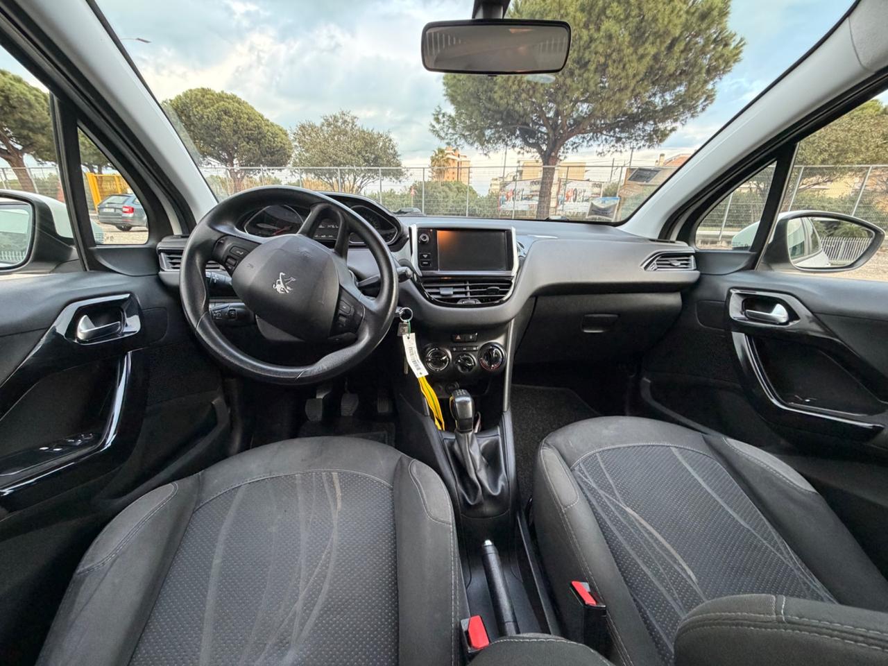 Peugeot 208 1.4 HDi 68 CV 5 porte Allure