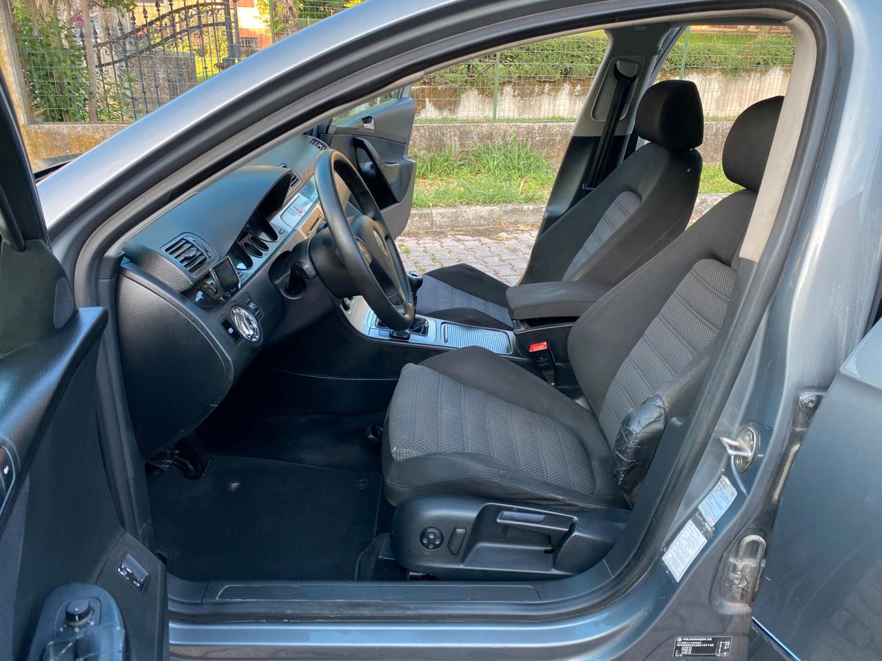Volkswagen Passat 2.0TDI Highline OK NEOPATENTATI