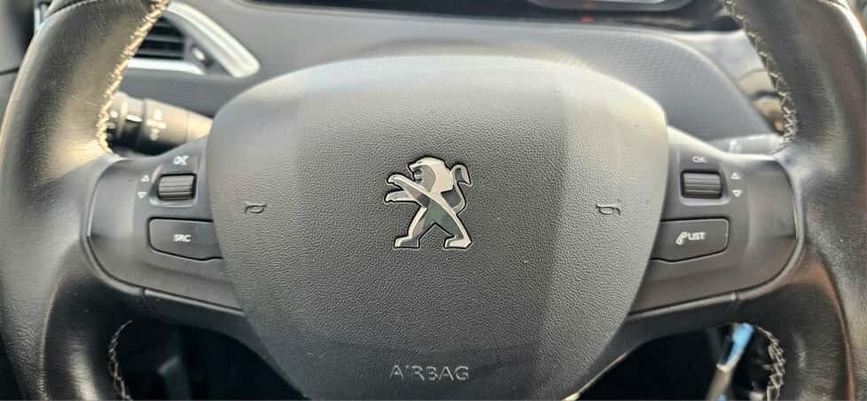 Peugeot 208 BlueHDi 75cv Allure