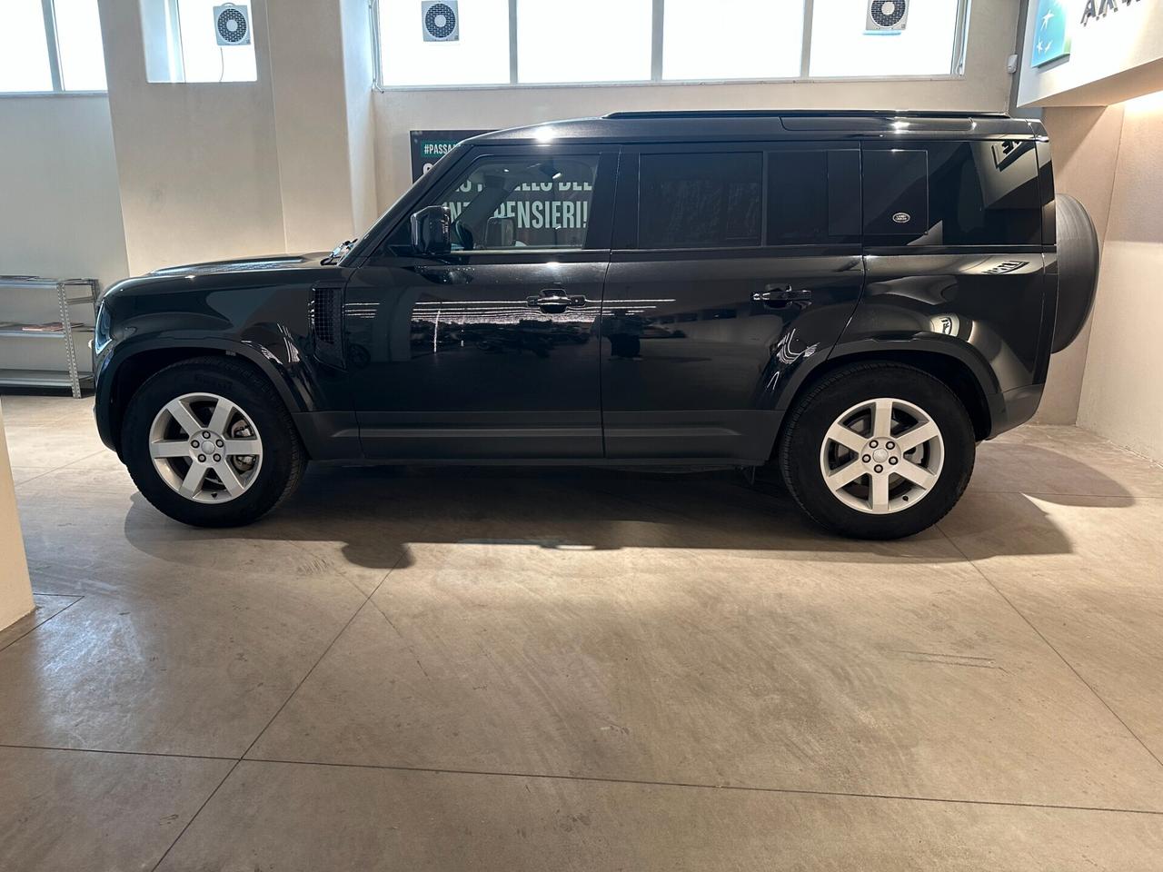 Land Rover Defender 110 3.0D I6 200 CV AWD Auto SE