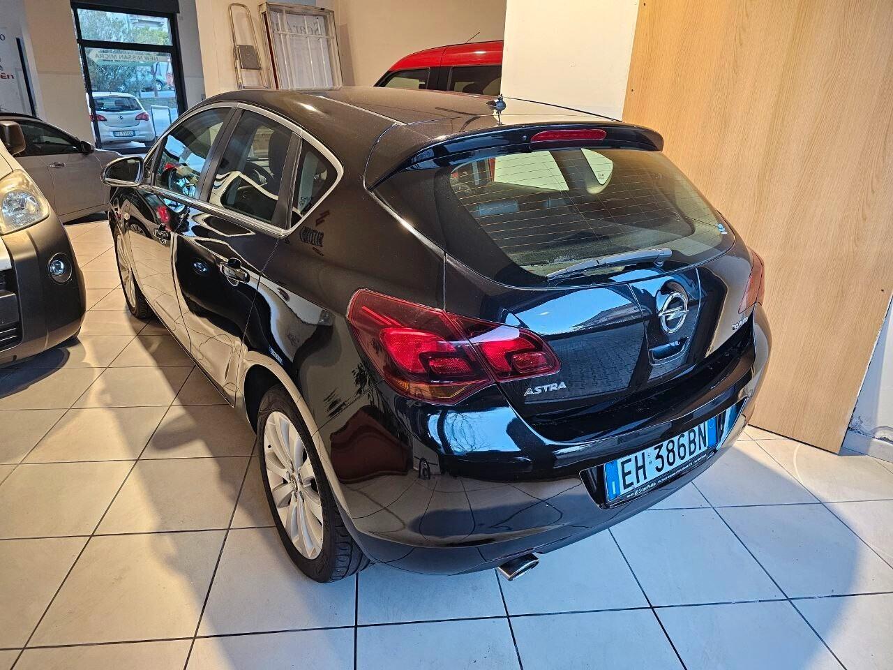 Opel Astra 1.4 Turbo 140CV 5 porte Cosmo